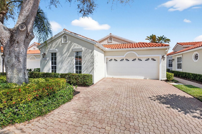 Fabulous 3 bed/2.5 bath single family home with large private - Beach Home for sale in Boca Raton, Florida on Beachhouse.com