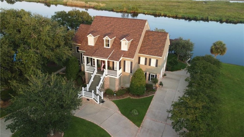 This home has it all! Serene Bayou Bonfouca. Minutes to Lake - Beach Home for sale in Slidell, Louisiana on Beachhouse.com