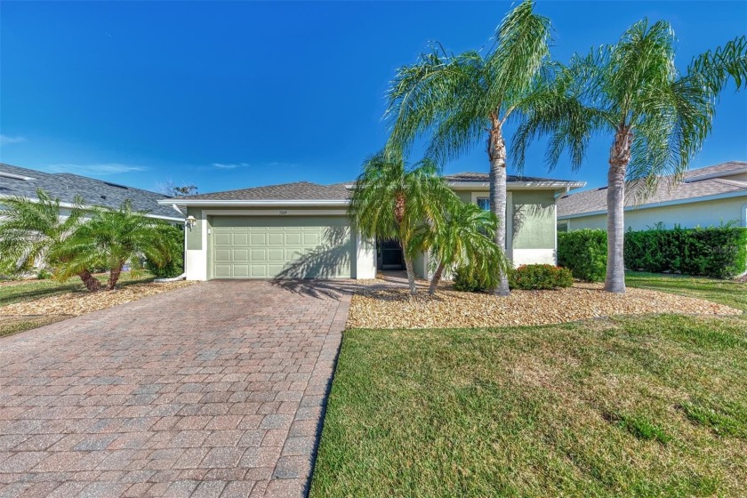 Welcome to 5249 Canyonland Way! A meticulously maintained home - Beach Home for sale in Venice, Florida on Beachhouse.com