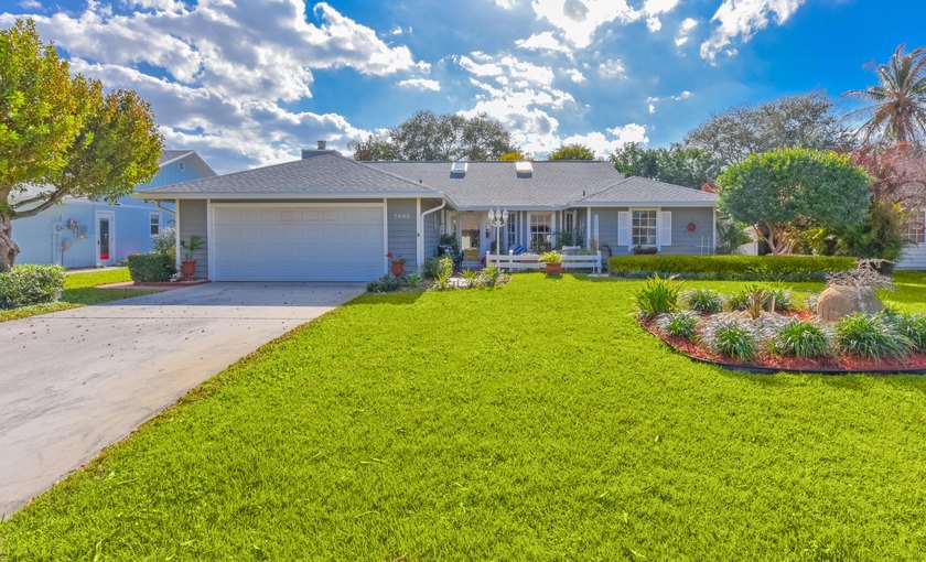 Welcome to one of the most spacious and versatile homes in the - Beach Home for sale in Hobe Sound, Florida on Beachhouse.com