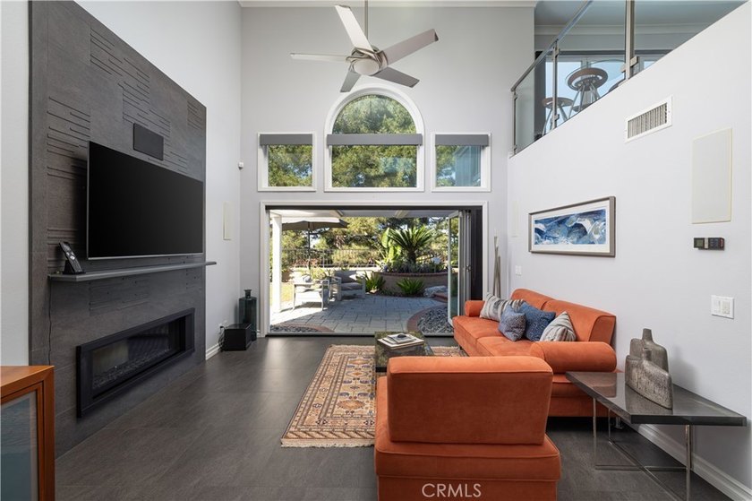 Ultra-chic, high-tech, modern home with tasteful, contemporary - Beach Home for sale in Mission Viejo, California on Beachhouse.com