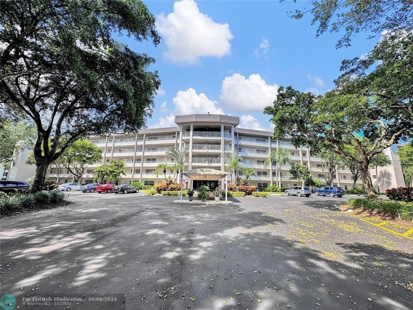 FHA APPROVED CONDO BUY WITH 3.5% DOWN! Watch the sunset change - Beach Condo for sale in Pompano Beach, Florida on Beachhouse.com