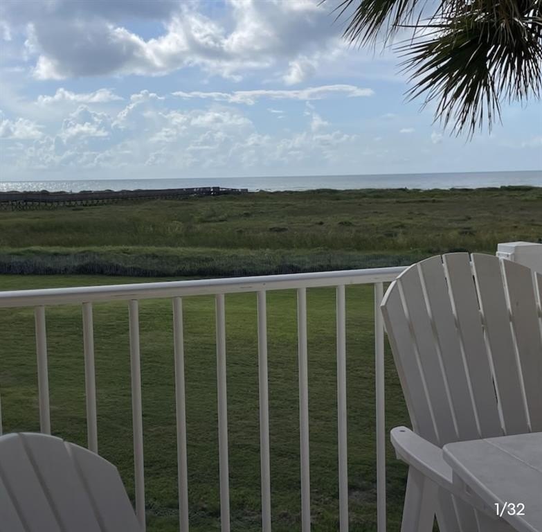 Sandy Britches Retreat is an open and bright condo in an ideal - Beach Condo for sale in Galveston, Texas on Beachhouse.com