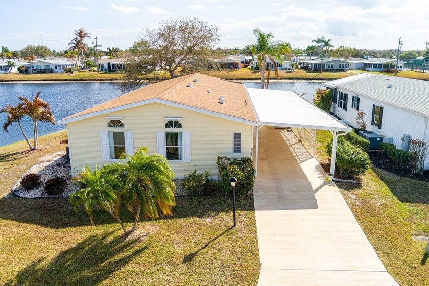 PANORAMIC WATERFRONT! Fantastic Location! Enjoy breathtaking - Beach Home for sale in Port Saint Lucie, Florida on Beachhouse.com