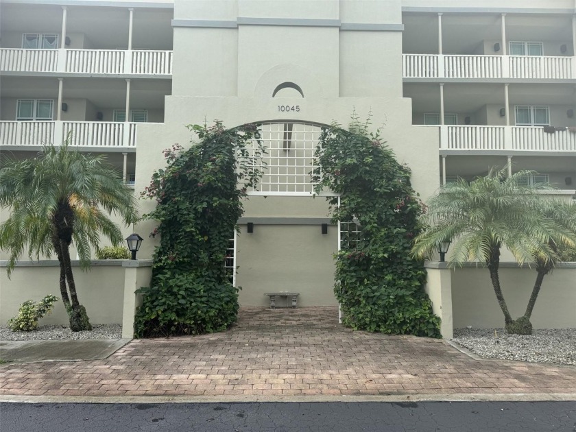Welcome to 10045 Links Lane in the beautiful community of - Beach Condo for sale in Rotonda West, Florida on Beachhouse.com
