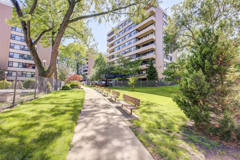 Charming one bedroom co-op on a high floor at Le Havre on the - Beach Home for sale in Beechhurst, New York on Beachhouse.com