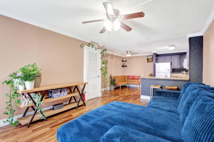 Chic corner unit with canal views in the heart of Coral Springs! - Beach Condo for sale in Coral Springs, Florida on Beachhouse.com