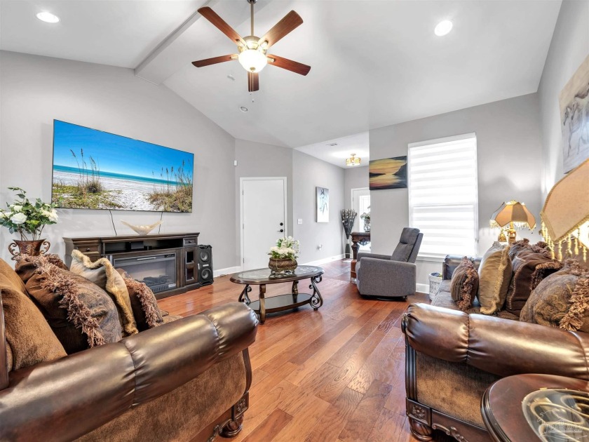 Welcome to 311 Beal Pkwy NW in the heart of Fort Walton Beach! - Beach Home for sale in Fort Walton Beach, Florida on Beachhouse.com