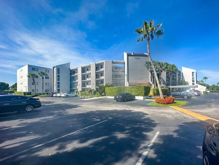WELCOME TO THIS NATURALLY BRIGHT CONDO WITH SOUTH FACING BALCONY - Beach Condo for sale in Lake Worth, Florida on Beachhouse.com