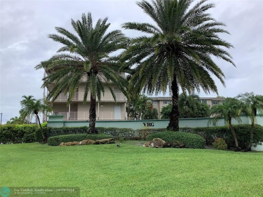 This 2 bedroom and 2 baths unit on the first floor, has a great - Beach Condo for sale in Boynton Beach, Florida on Beachhouse.com