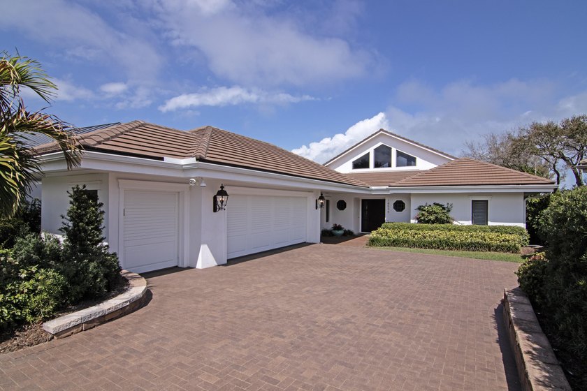 Upscale single-story home located on the 16th hole of - Beach Home for sale in Jupiter, Florida on Beachhouse.com