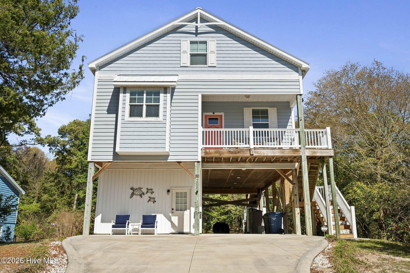 Ultimate Coastal Versatility: Dual-Living Potential in Ocean - Beach Home for sale in Emerald Isle, North Carolina on Beachhouse.com