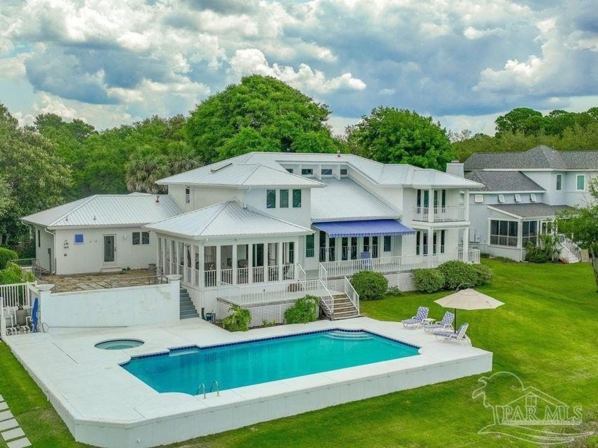 Your Paradise on the Point awaits! This newly updated & - Beach Home for sale in Mary Esther, Florida on Beachhouse.com