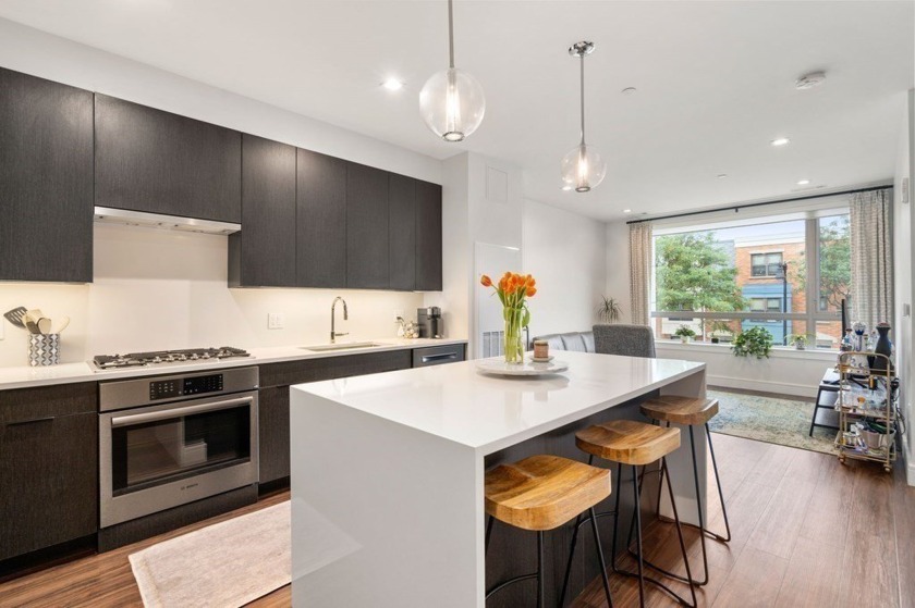 Welcome to The Mark.  One bedroom, one bathroom, one deeded - Beach Condo for sale in Boston, Massachusetts on Beachhouse.com
