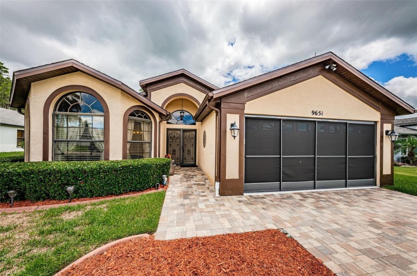 IN TIMBER GREENS A HIGHLY SOUGHT OUT 55+ GOLF COURSE COMMUNITY! - Beach Home for sale in New Port Richey, Florida on Beachhouse.com