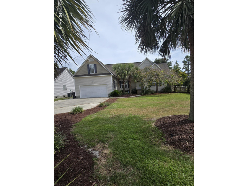 A beautiful, well maintained home in (Southport) BSL area. This - Beach Home for sale in Southport, North Carolina on Beachhouse.com