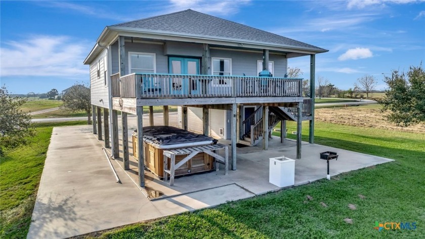 *Escape to your own waterfront paradise with this stunning - Beach Home for sale in Port Lavaca, Texas on Beachhouse.com