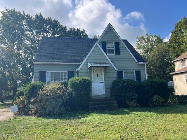 Come see this 3-bedroom, 2-bath Cape Cod home! This property - Beach Home for sale in Euclid, Ohio on Beachhouse.com