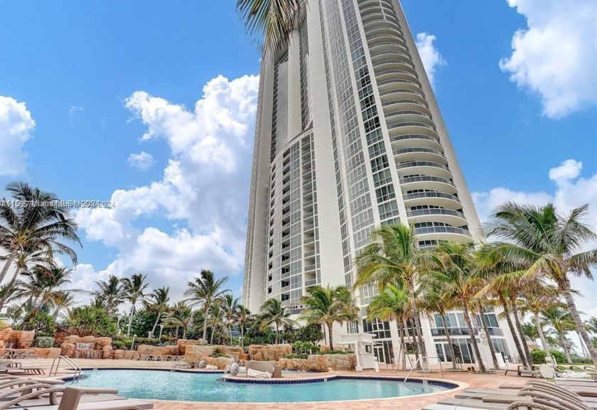 OCEAN AND INTRACOASTAL VIEWS FROM THIS ELEGANT 2BR/ 3BATH CONDO - Beach Condo for sale in Sunny Isles Beach, Florida on Beachhouse.com