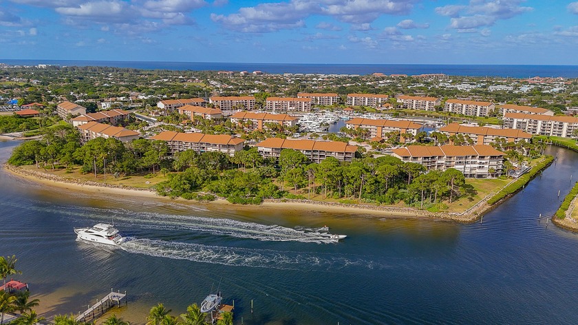 THE ONLY DIRECT INTRACOASTAL PENTHOUSE! Rarely available - Beach Condo for sale in Jupiter, Florida on Beachhouse.com