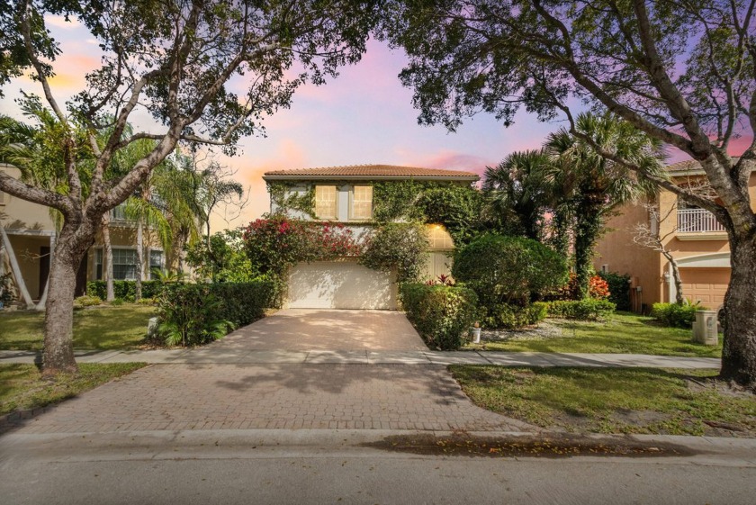 Welcome home to this stunning 4400 total sq. ft. 4BR/3 BA - Beach Home for sale in Wellington, Florida on Beachhouse.com