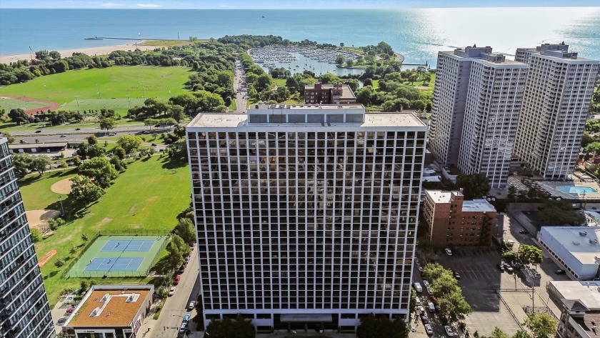 The spectacular lake and park views through the floor-to-ceiling - Beach Condo for sale in Chicago, Illinois on Beachhouse.com