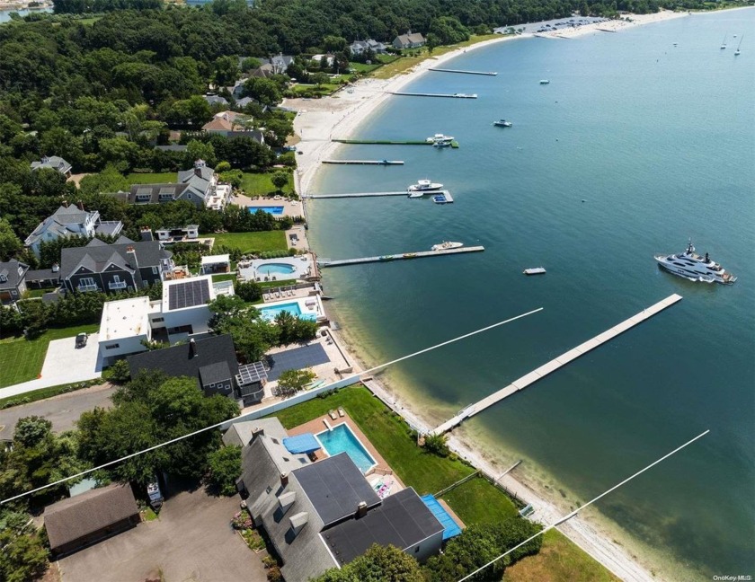 Perfect for the extended family, this stunning waterfront - Beach Townhome/Townhouse for sale in Huntington, New York on Beachhouse.com