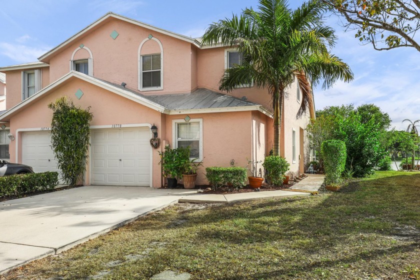 This Lakefront, 3 bedrooms, 2.5 bath home is in an A-Rated - Beach Townhome/Townhouse for sale in Wellington, Florida on Beachhouse.com