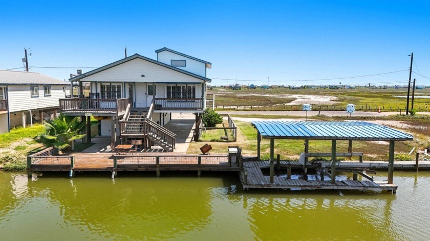 Tucked away in a charming coastal beach town, this waterfront - Beach Home for sale in Rockport, Texas on Beachhouse.com