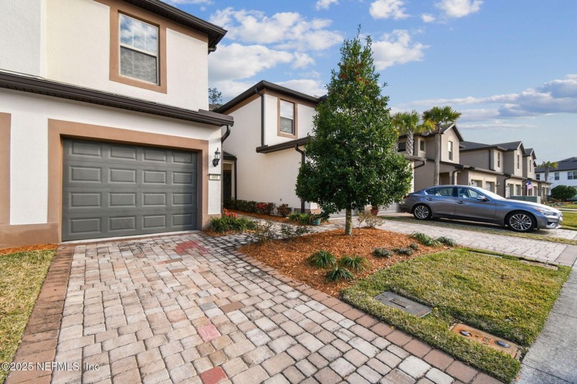 Stunning Del Webb carriage home situated in the 55+ exclusive - Beach Condo for sale in Ponte Vedra, Florida on Beachhouse.com