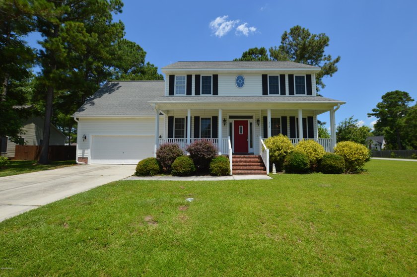 Welcome home to this beautiful 4-bedroom, 2.5-bath residence - Beach Home for sale in Sneads Ferry, North Carolina on Beachhouse.com
