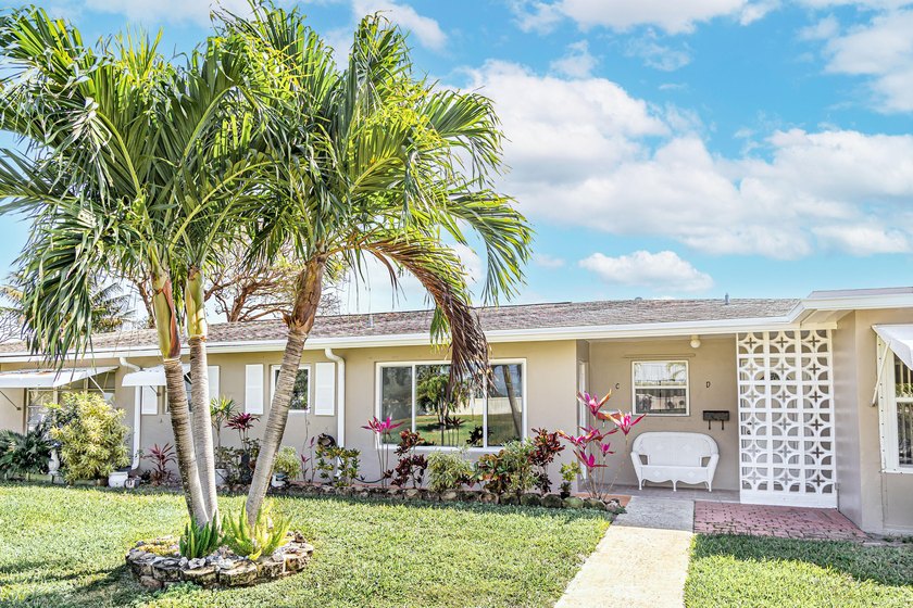 Bright 1BR/1.5BA villa-style end unit in the desirable 55+ - Beach Condo for sale in Boynton Beach, Florida on Beachhouse.com