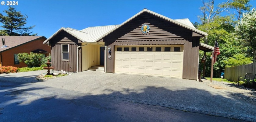 Ocean views from most rooms in this large custom built family - Beach Home for sale in Gold Beach, Oregon on Beachhouse.com