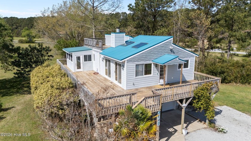Discover the perfect blend of coastal charm, functionality with - Beach Home for sale in Oriental, North Carolina on Beachhouse.com