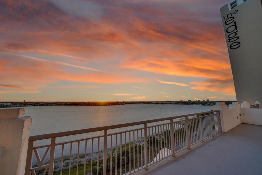 Must see to believe! This designer waterfront 2BR/2BA condo - Beach Condo for sale in West Palm Beach, Florida on Beachhouse.com