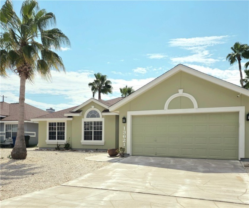 Island Living at Its Best! ! Welcome to your beautiful 3-bedroom - Beach Home for sale in Corpus Christi, Texas on Beachhouse.com