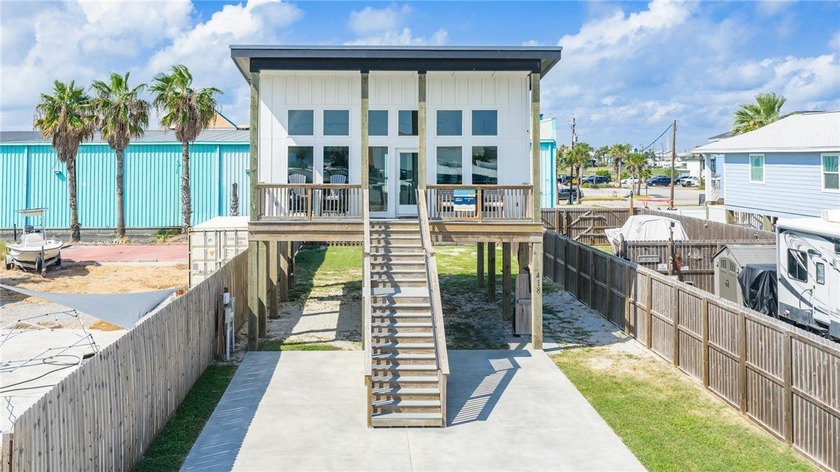 Stunning Turnkey Coastal Retreat in the Heart of Port Aransas - Beach Home for sale in Port Aransas, Texas on Beachhouse.com