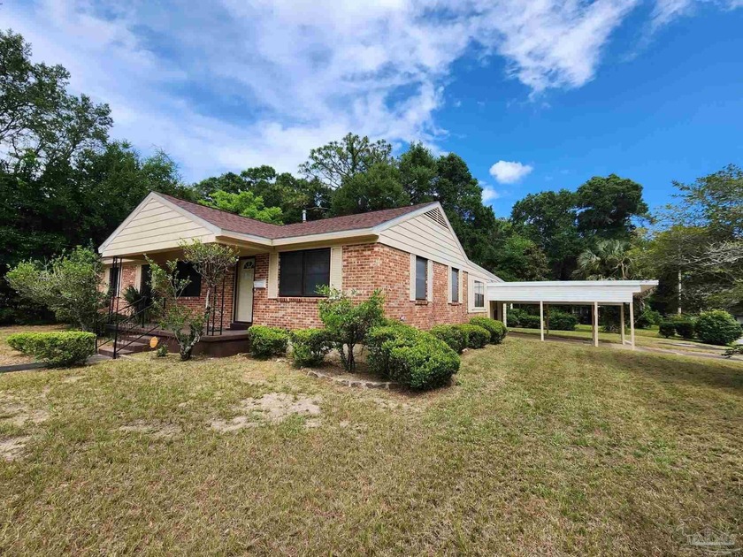 Beautiful brick home with so much potential right in the heart - Beach Home for sale in Pensacola, Florida on Beachhouse.com
