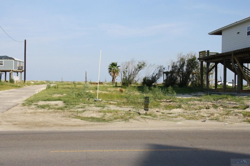 Beachside corner lot located on the western side of the island - Beach Lot for sale in Grand Isle, Louisiana on Beachhouse.com