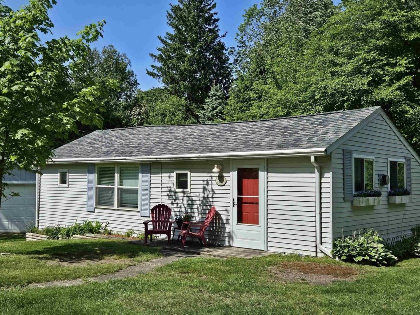 ENJOY LAKE HURON-Great location/adorable cottage. 2 Bedrooms - Beach Home for sale in Lexington, Michigan on Beachhouse.com