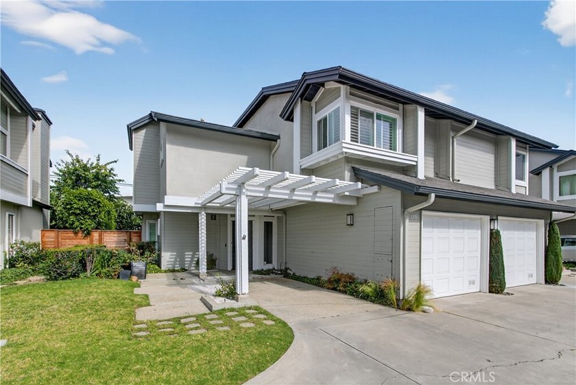 Welcome to this sophisticated 3-bedroom, 2.5-bathroom home which - Beach Condo for sale in Costa Mesa, California on Beachhouse.com