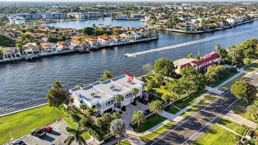 Enjoy a unique Townhouse that's relaxed, elegant, modern and - Beach Condo for sale in Highland Beach, Florida on Beachhouse.com