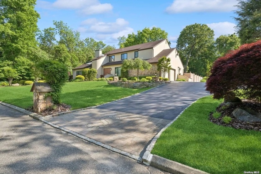 Phenomenal Home with private backyard oasis, perfect Hamptons - Beach Home for sale in East Setauket, New York on Beachhouse.com