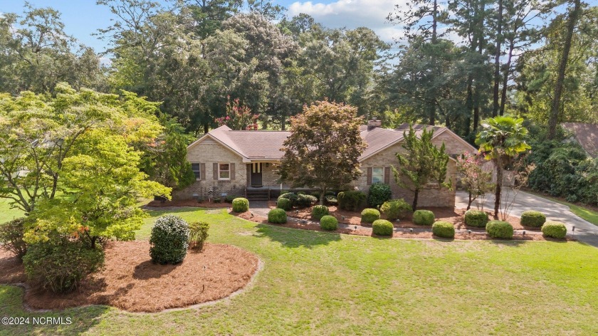 This elegant and timeless property is nestled on a quiet - Beach Home for sale in Washington, North Carolina on Beachhouse.com