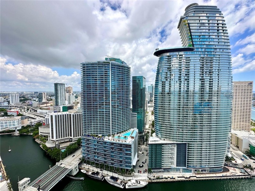 This impeccable unit on the 40th floor offers breathtaking views - Beach Condo for sale in Miami, Florida on Beachhouse.com