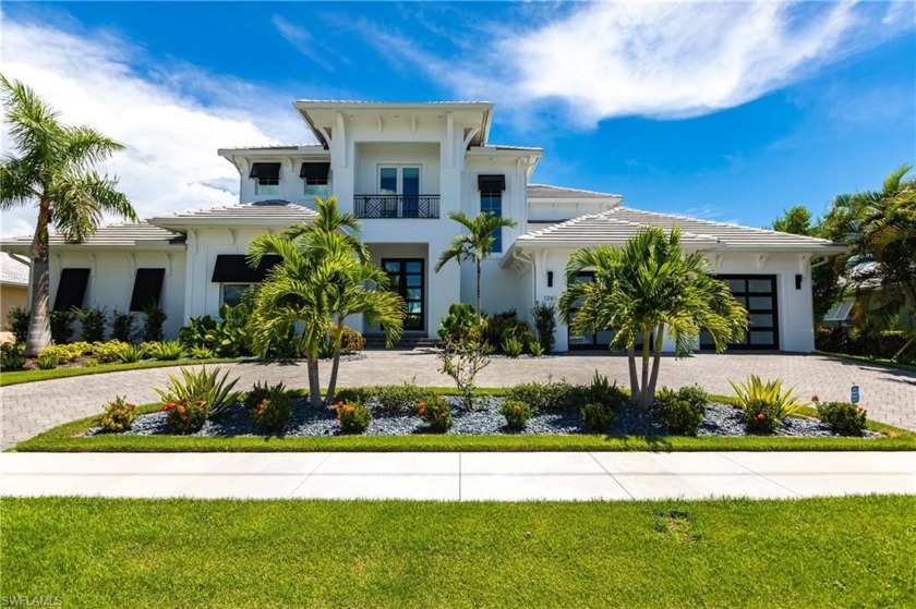 Indulge yourself in this perfect piece of paradise. This - Beach Home for sale in Marco Island, Florida on Beachhouse.com