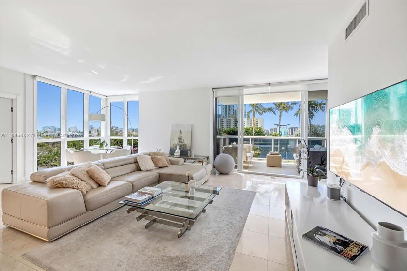 Beautifully remodeled corner residence boasts an abundance of - Beach Condo for sale in Miami Beach, Florida on Beachhouse.com