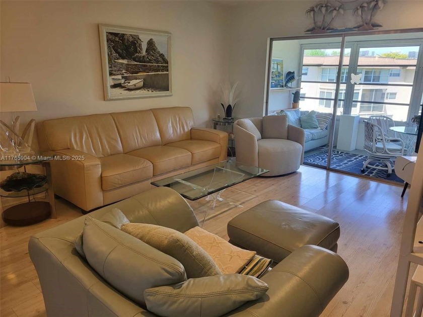 NICE REMODELED 2/2 CONDO WITH A BEAUTIFUL VIEW OF THE LAKE FROM - Beach Condo for sale in Lauderdale Lakes, Florida on Beachhouse.com