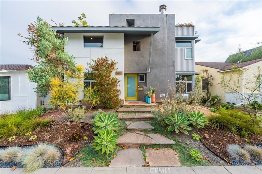 Priced to sell!! Stylishly remodeled Mid-Centry Gem in Prime - Beach Home for sale in Long Beach, California on Beachhouse.com