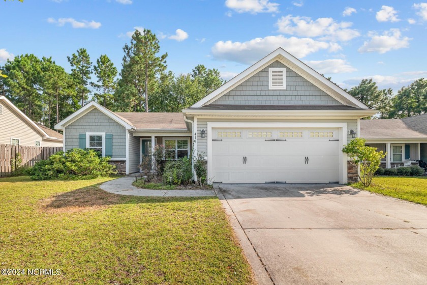 Welcome to 419 Blue Pennant Court! This charming 3-bedroom - Beach Home for sale in Sneads Ferry, North Carolina on Beachhouse.com